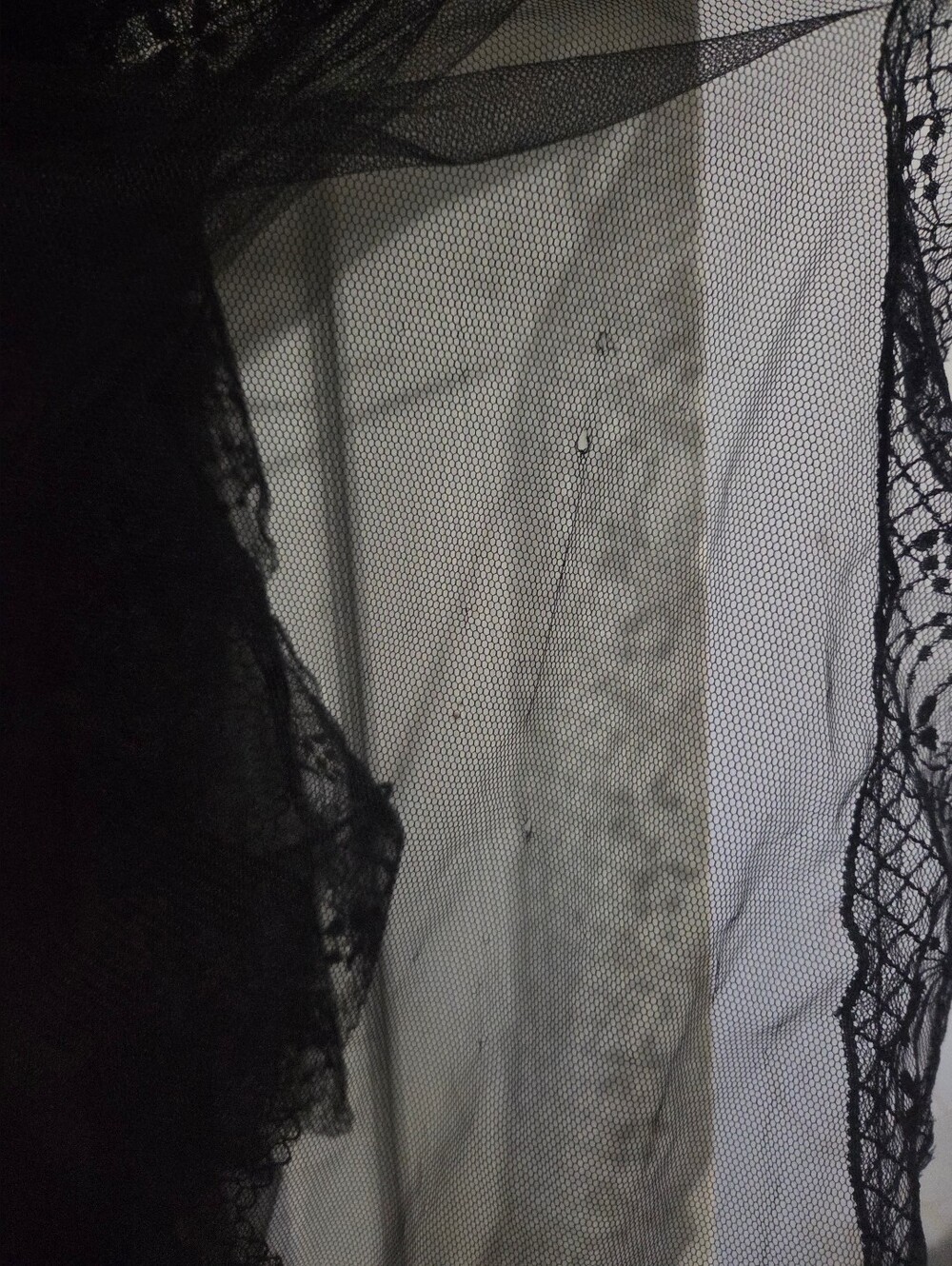 GUC Women's black tiered lace asymmetrical skirt with an elastic waistband Goth - Picture 5 of 7